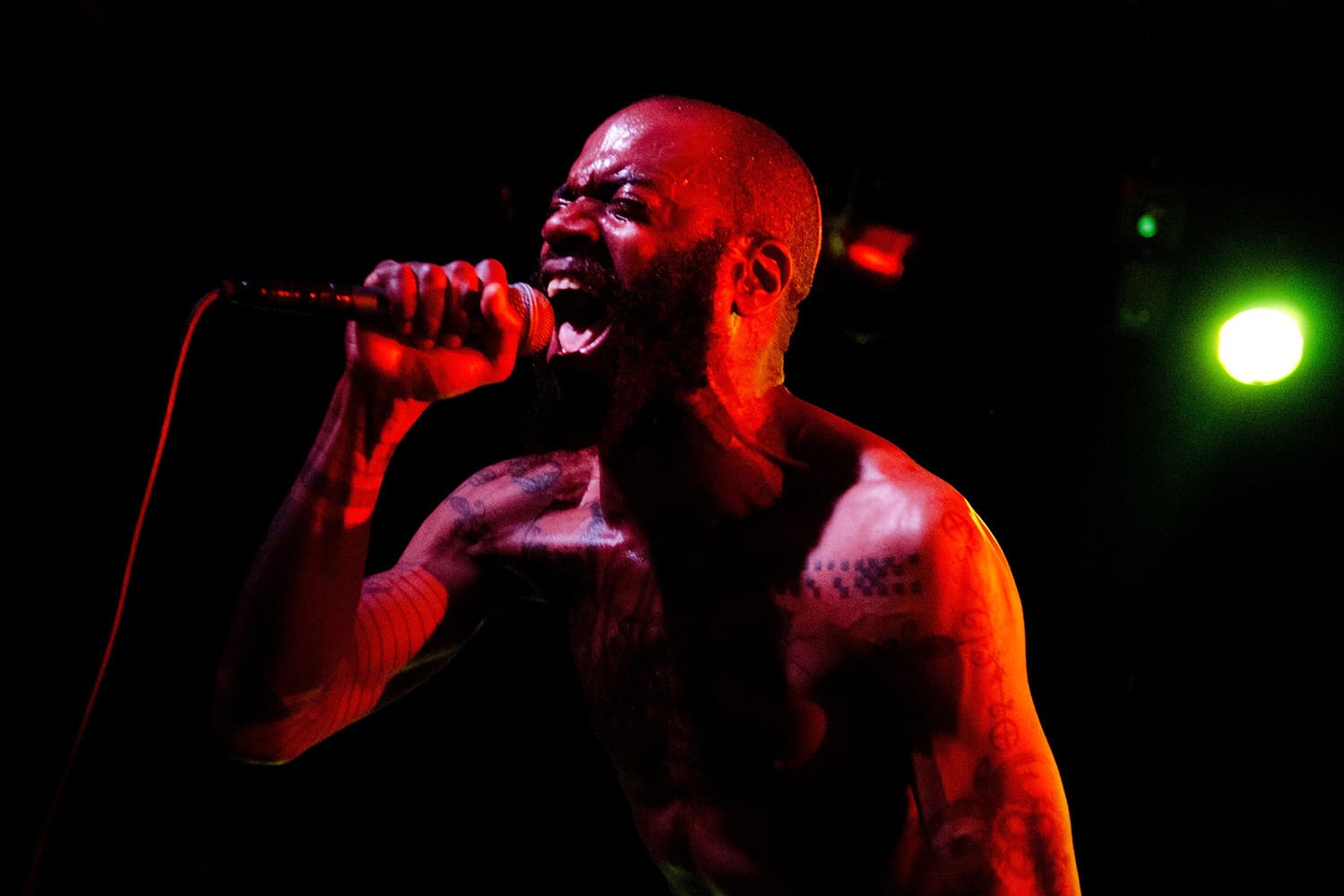 Обложка: фото Daniel Boczarski/Redferns/Getty