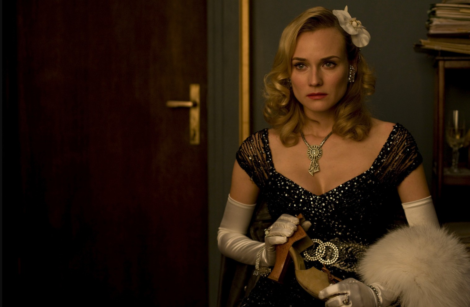 Обложка: «Бесславные ублюдки»