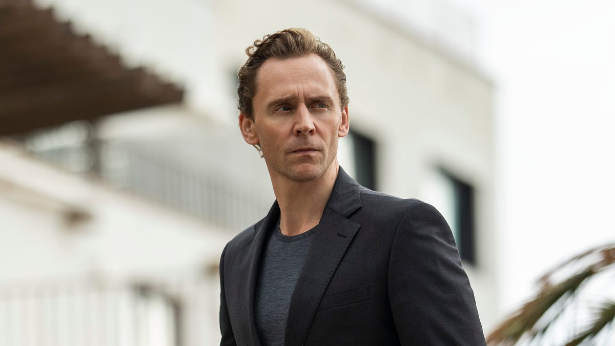 Обложка: кадр из сериала «Ночной администратор»