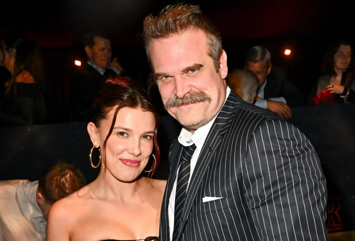 Обложка: Дэвид Харбор и Милли Бобби Браун. Источник: Variety via Getty Images