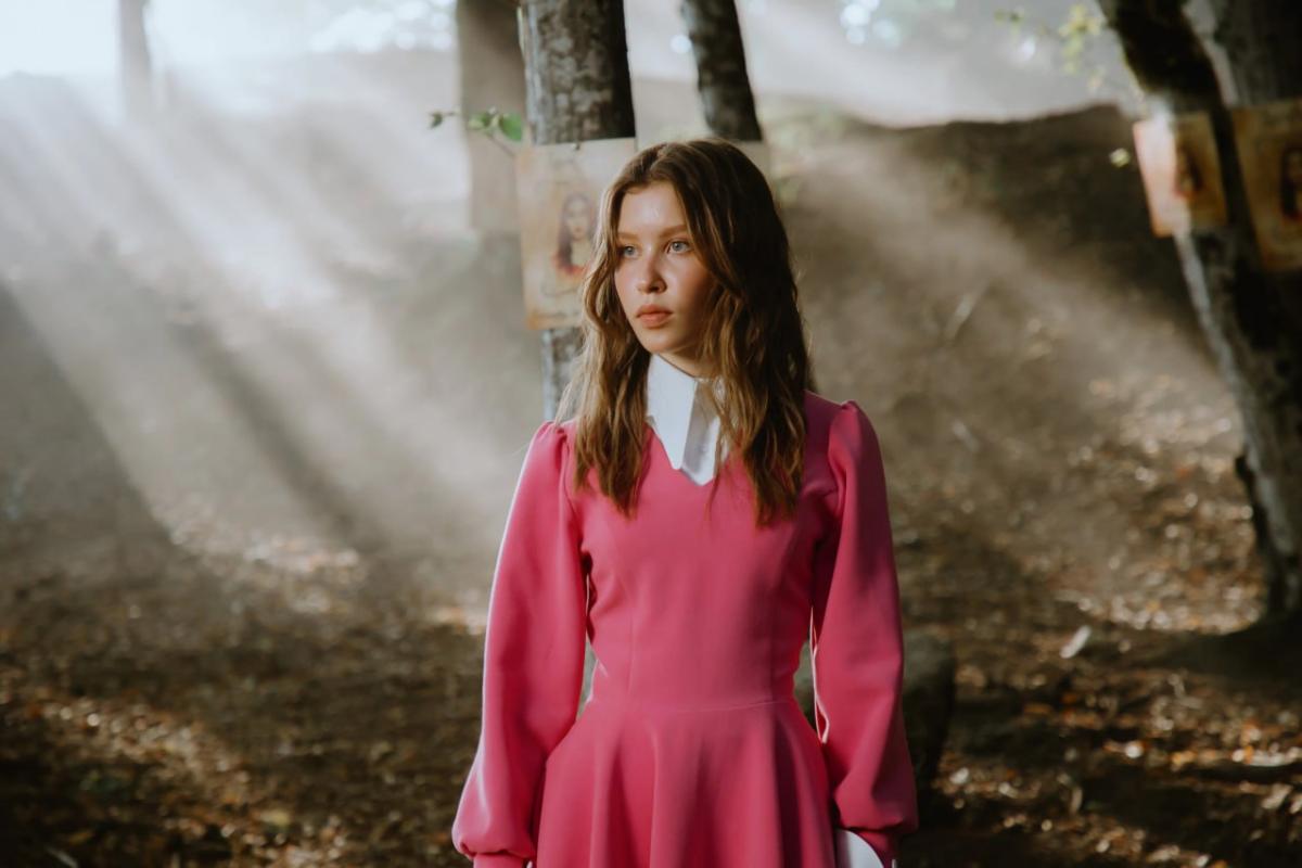 Обложка: кадр из фильма «Алиса в Стране чудес» Источник: KION / МТС Медиа