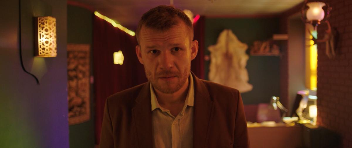 Обложка: кадр из сериала «Великий и могучий». Источник: PREMIER