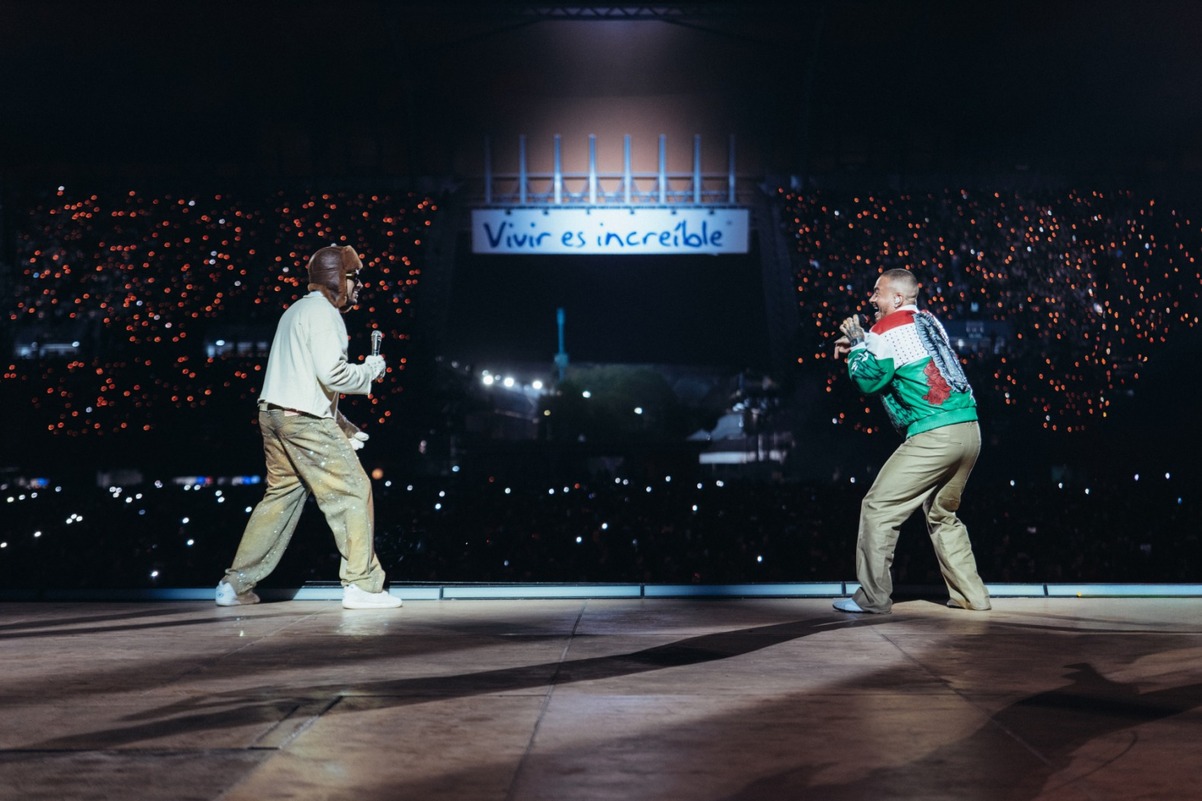 Bad Bunny и J Balvin воссоединились на сцене в Мехико после четырёх лет разногласий