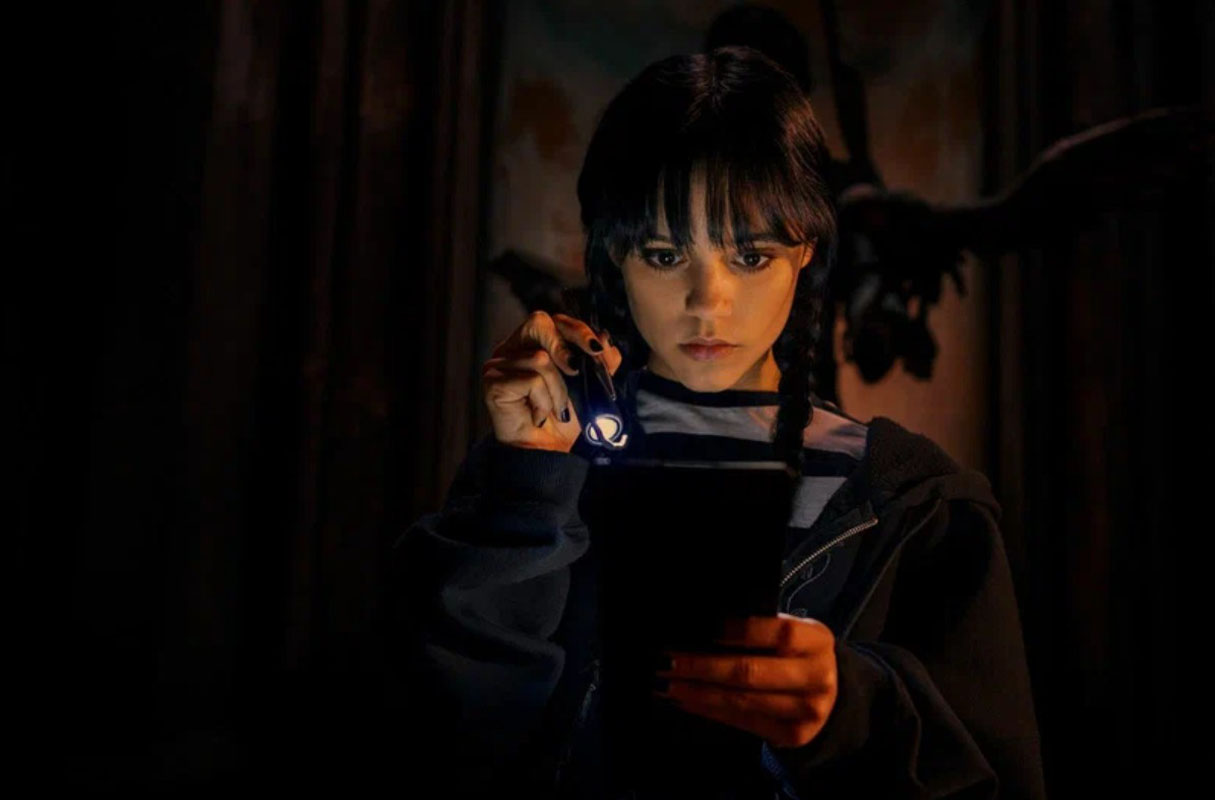 Обложка: "Уэнсдэй"