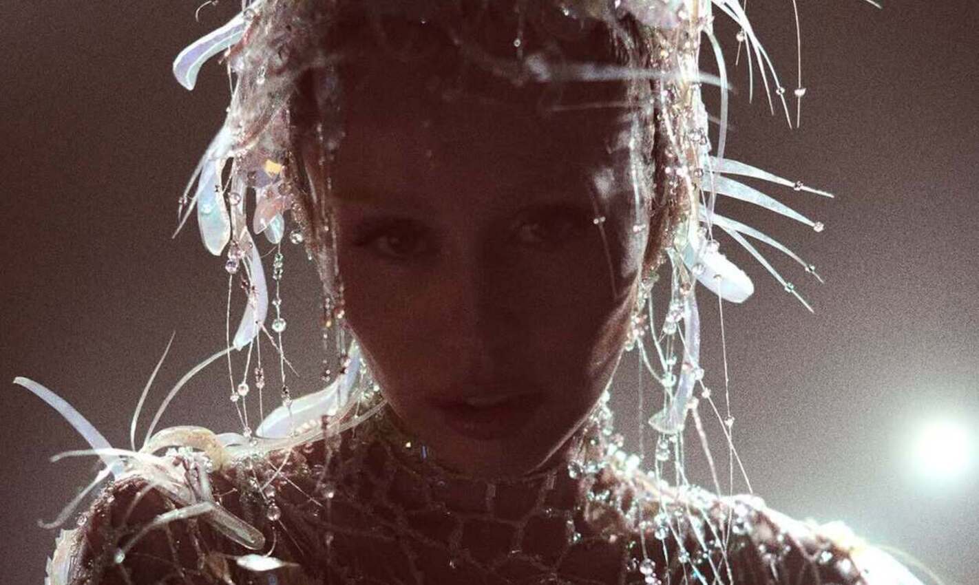 Топтық секс көрсету