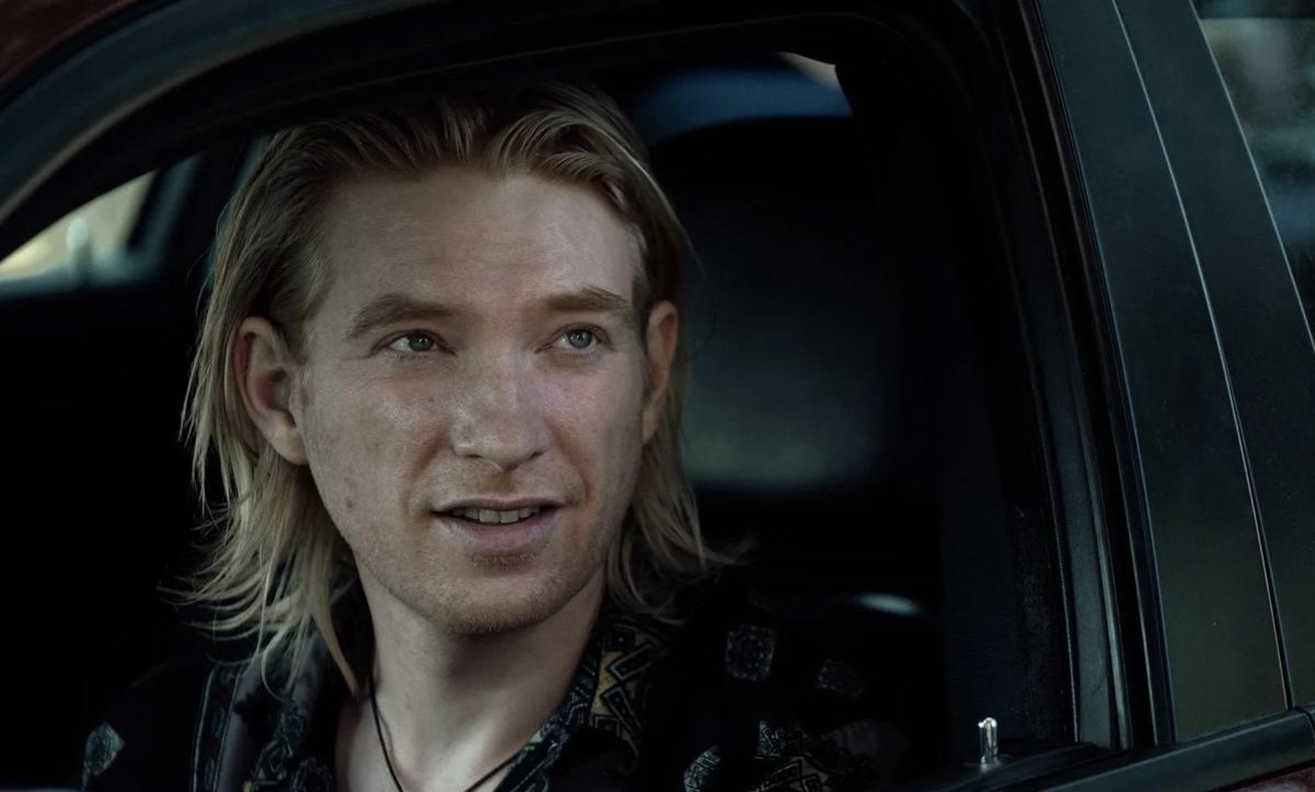 Обложка: кадр из сериала Echo Valley