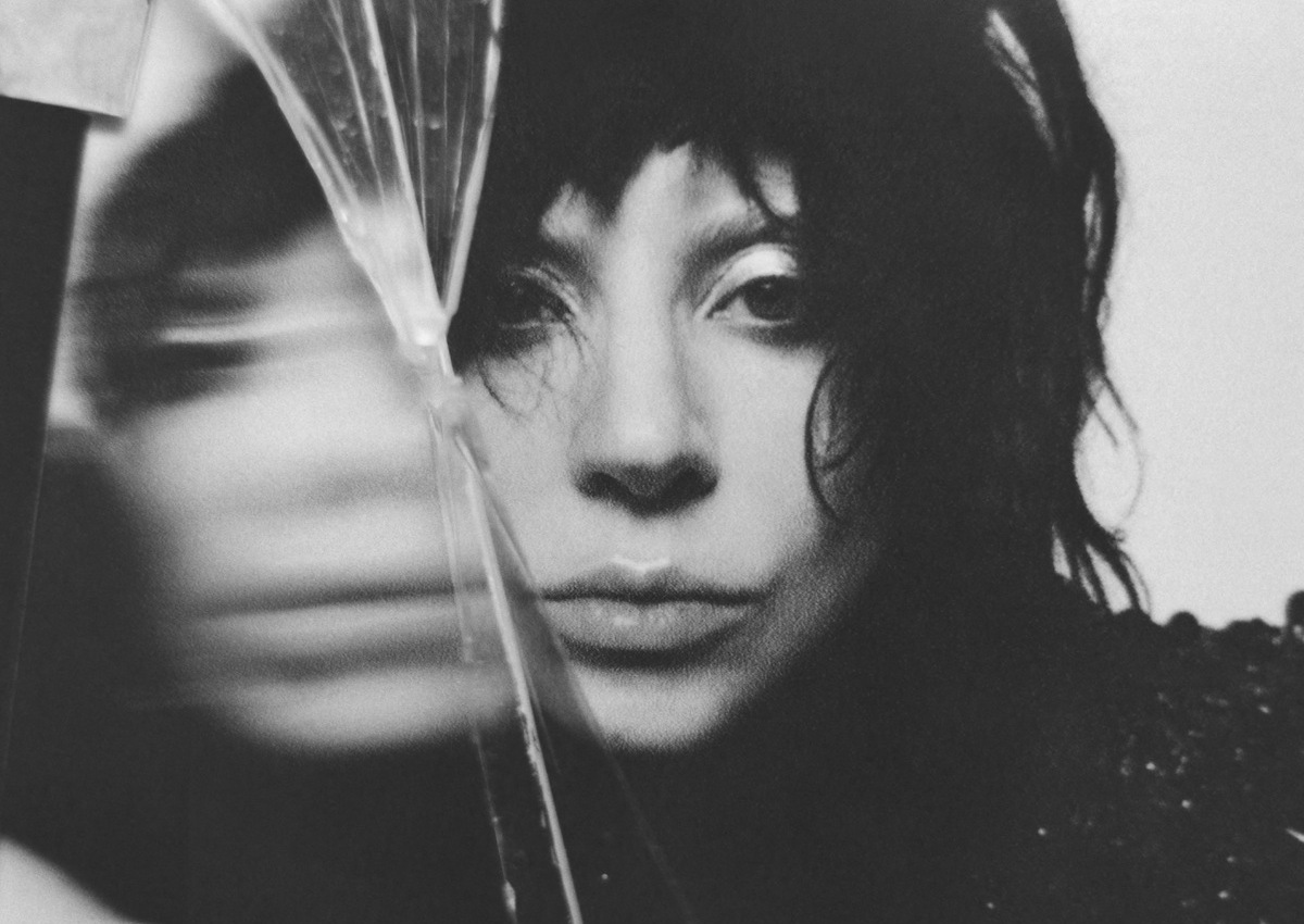 Обложка альбома Lady Gaga — Mayhem