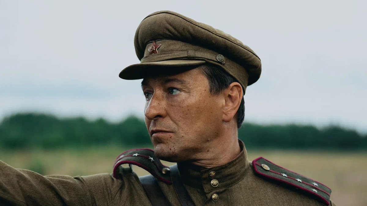 Обложка: кадр из фильма «Август»