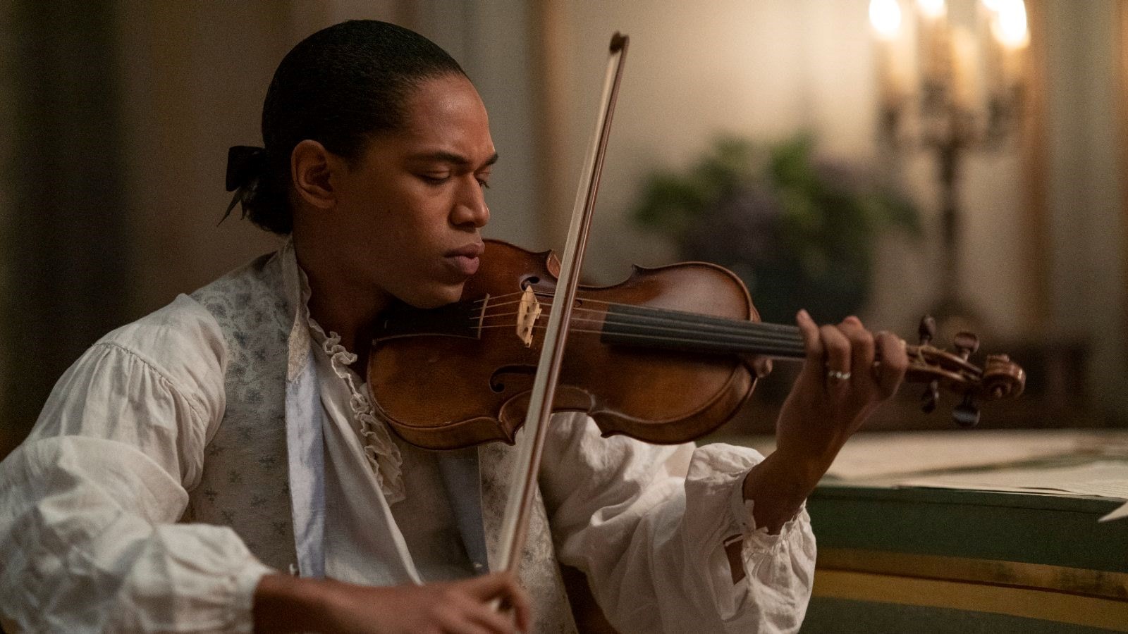 Обложка: кадр из фильма «Шевалье»