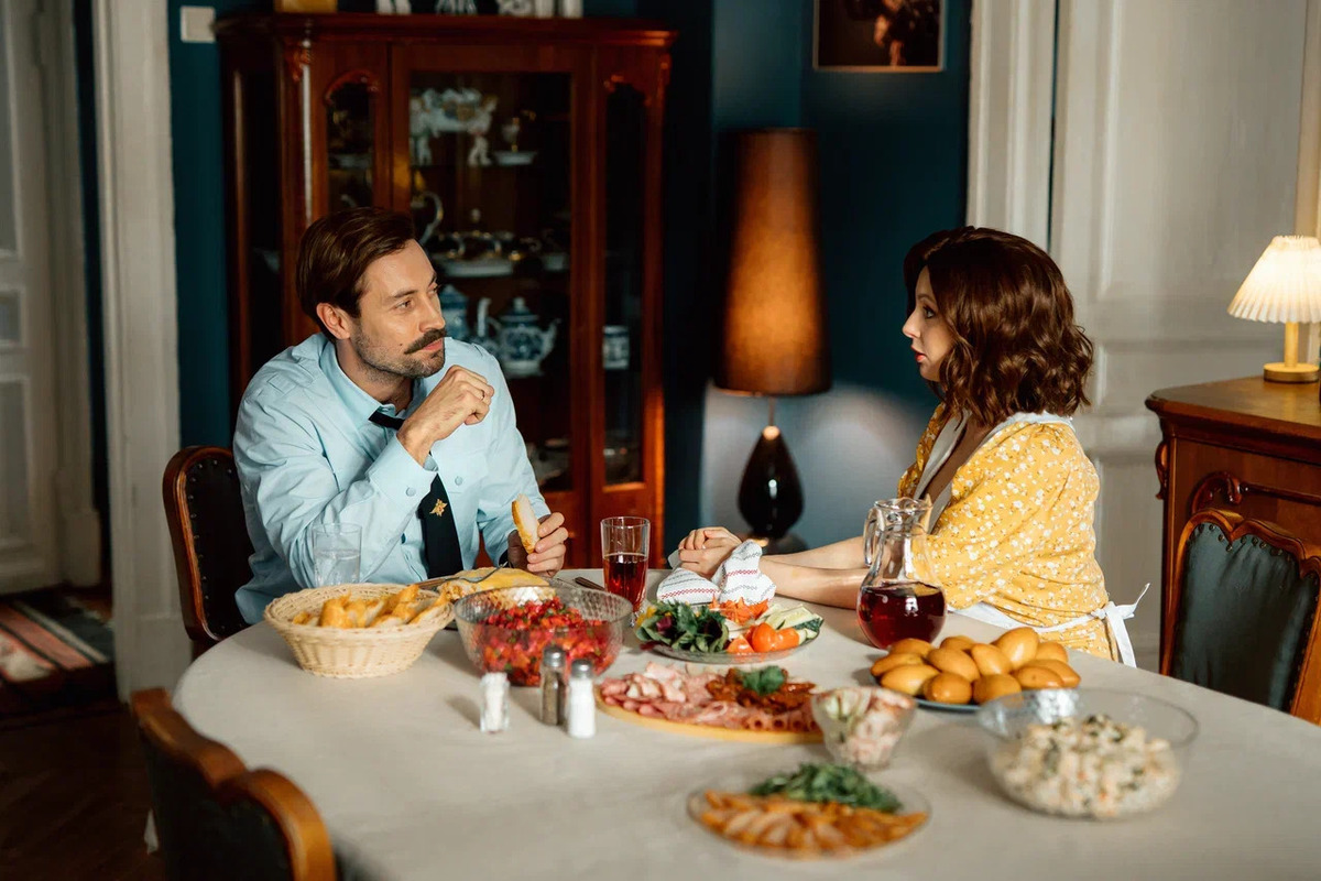 Обложка: кадр со съемок сериала «Проект „Анна Николаевна“»