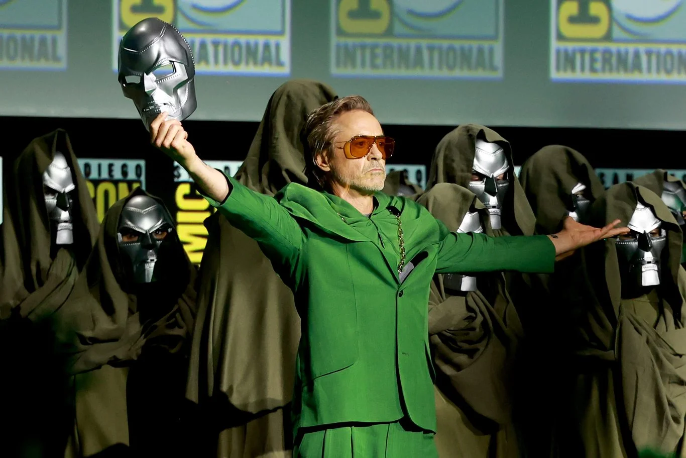 Обложка: San Diego Comic Con