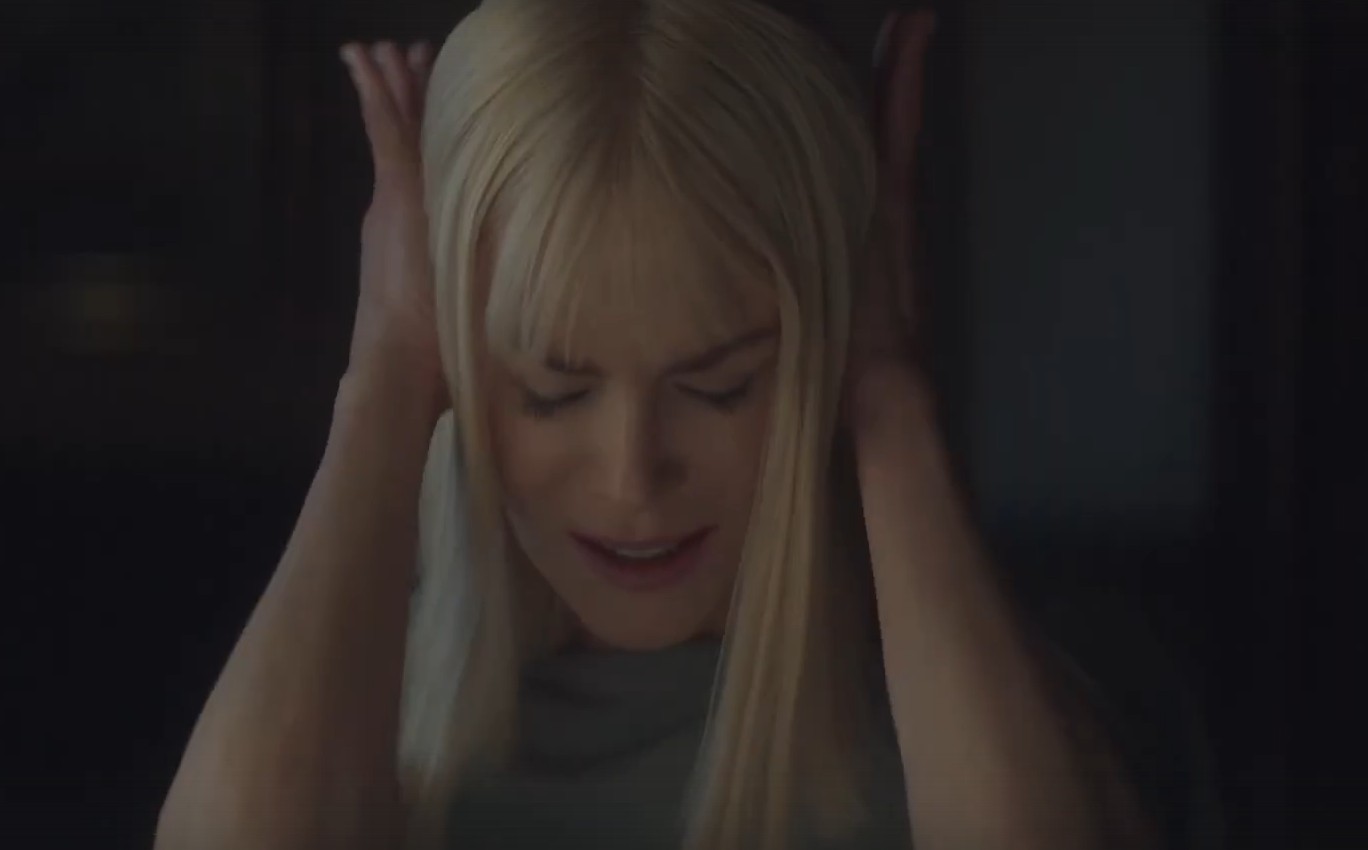 Обложка: "Девять совсем незнакомых людей"