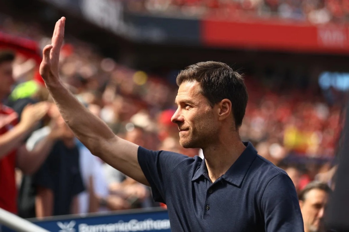 Обложка: Хаби Алонсо Фото: Thilo Schmuelgen / Reuters