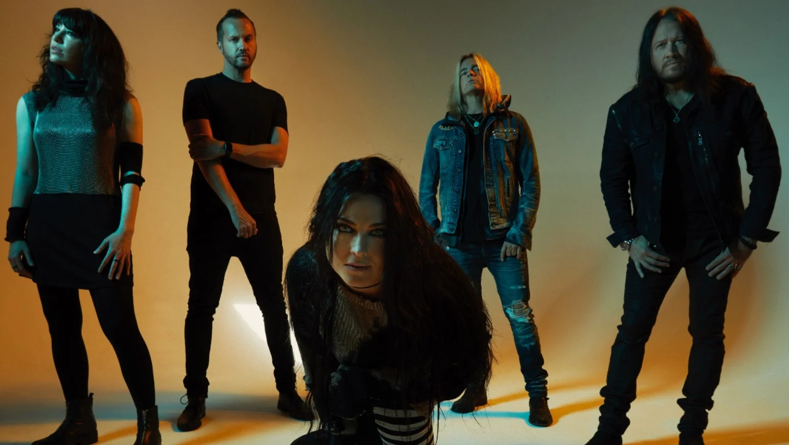 Обложка: Evanescence / фото: Travis Shinn