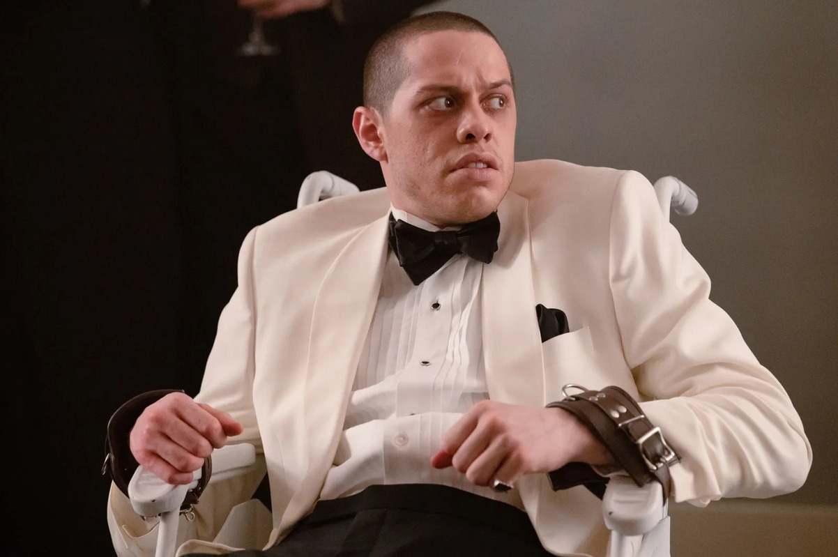 Обложка: кадр из фильма «Дом»