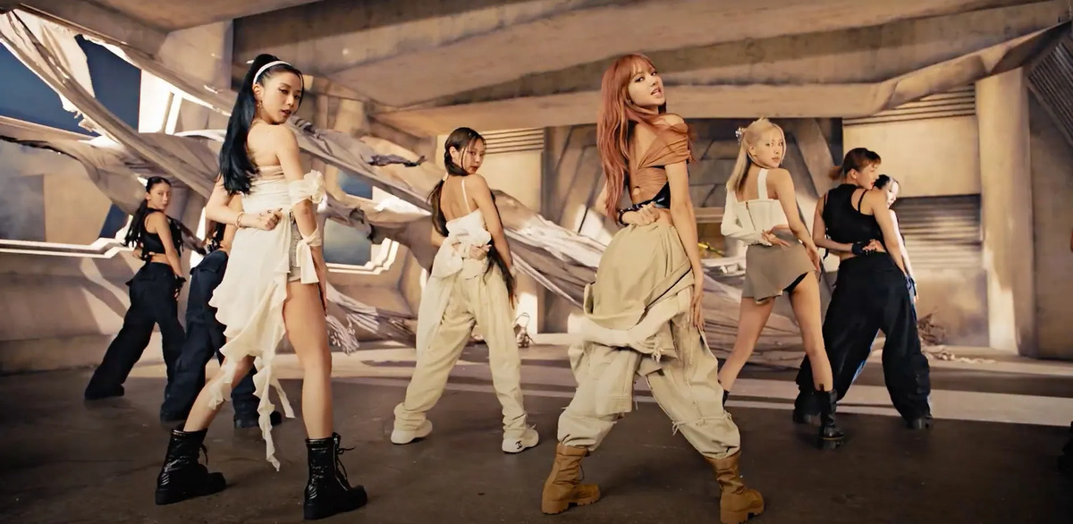 Обложка: клип Pink Venom