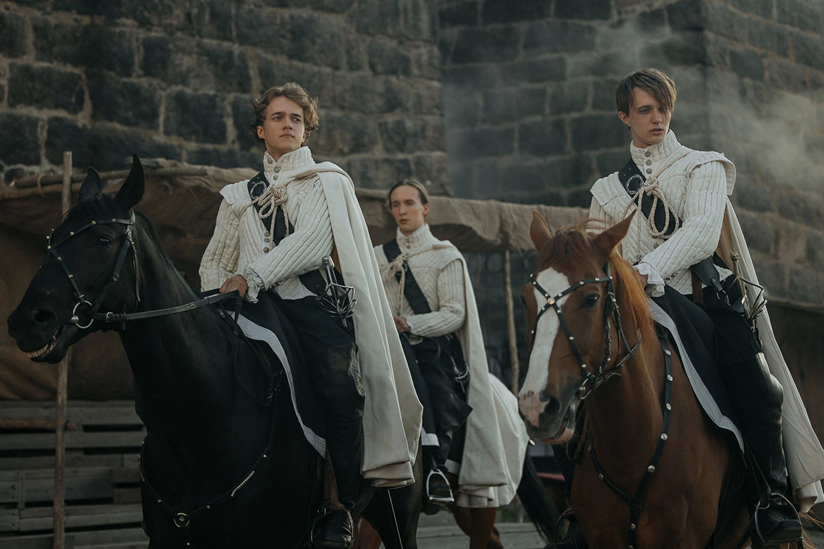 Обложка: «Этерна»