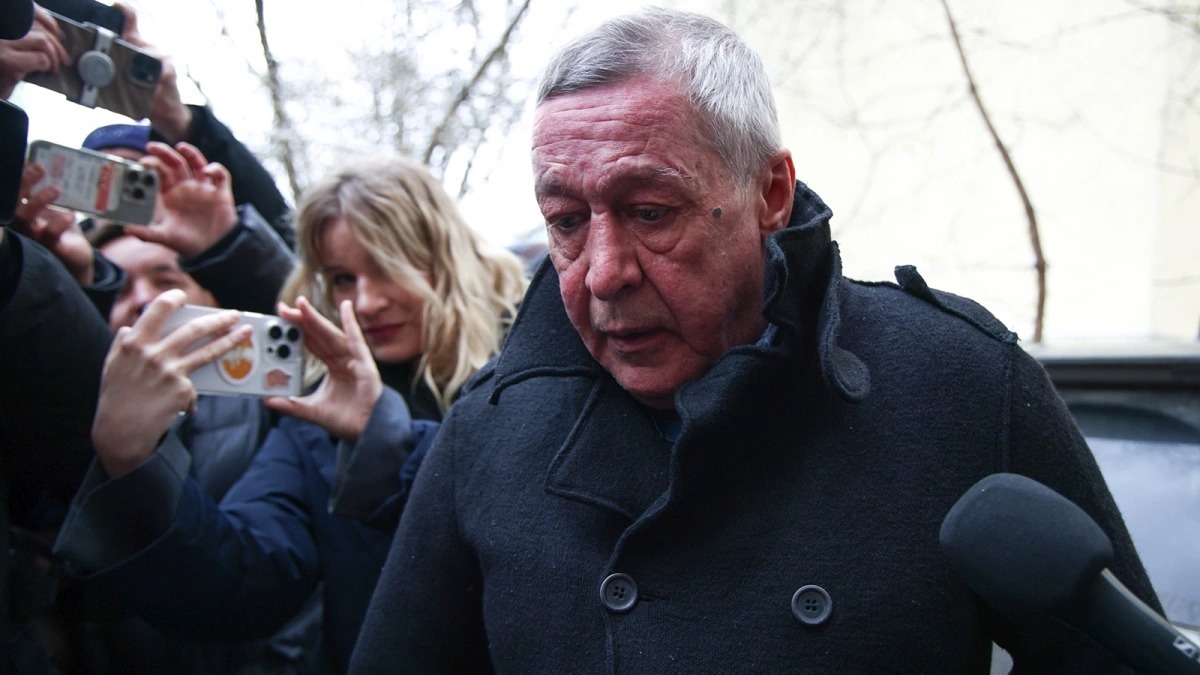 Обложка: Михаил Ефремов Фото: Анастасия Романова / Абзац / ТАСС