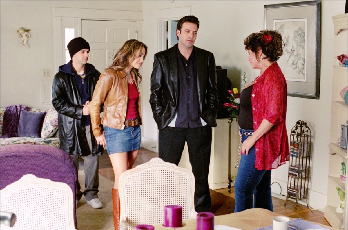 Обложка: кадр из фильма «Джильи»