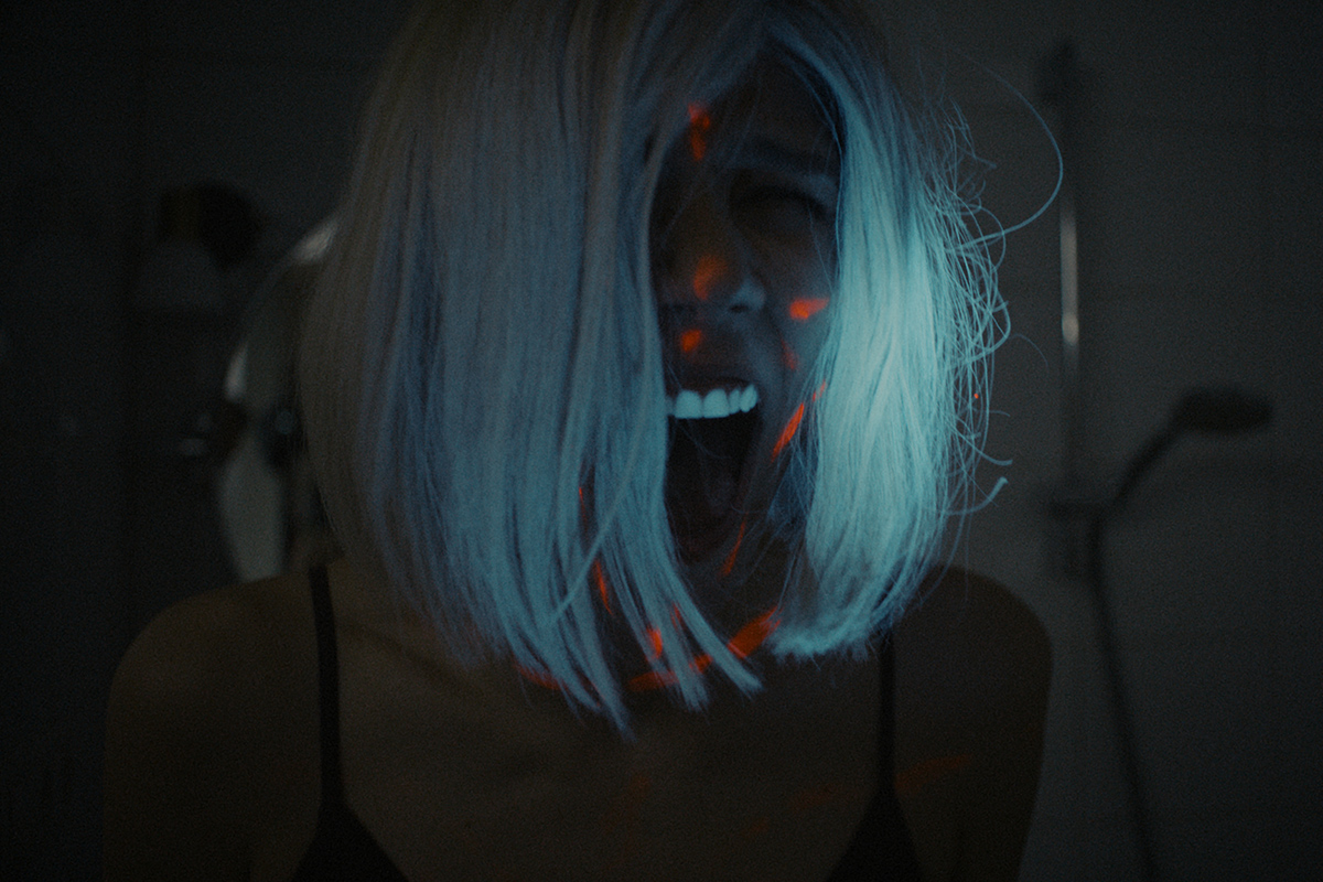 Кадр из сериала «Фейк» / Okko