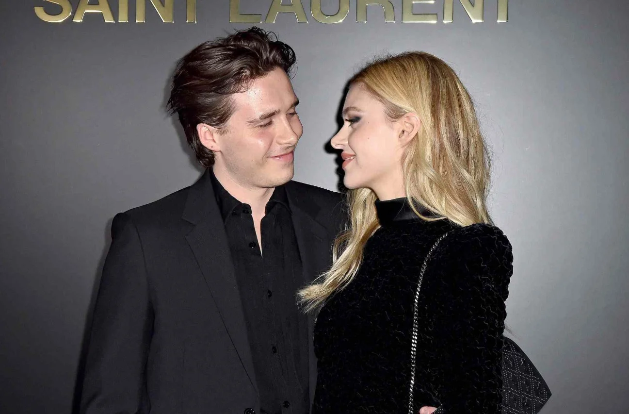 Обложка: Бруклин Бекхэм и Никола Пельтц / фото: Dominique Charriau/WireImage