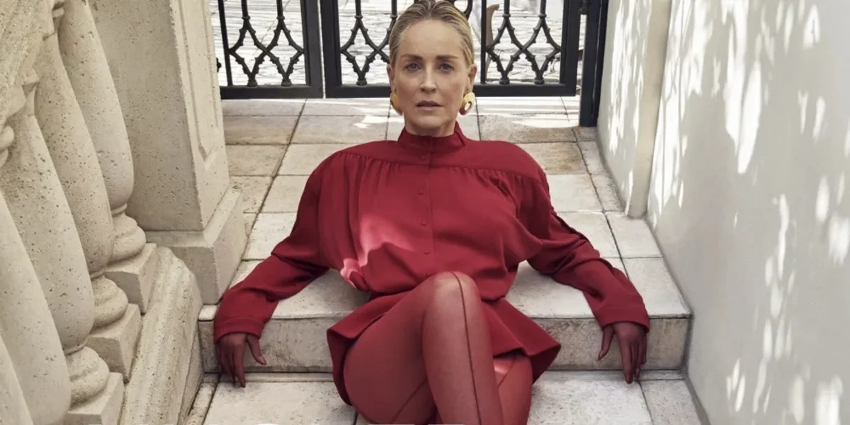 Обложка: Шэрон Стоун Фото: Branislav Simoncik/Courtesy of Mugler
