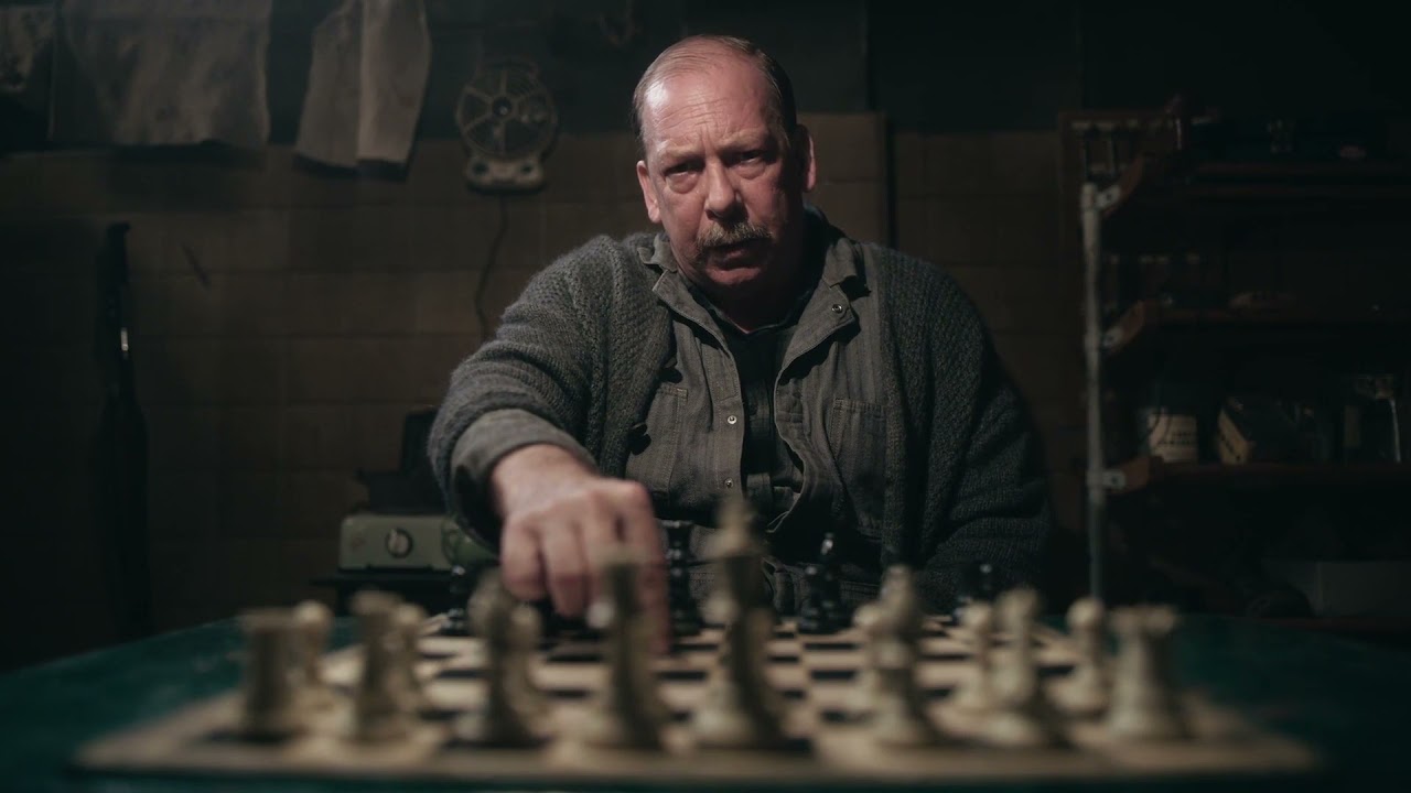 Обложка: кадр из сериала «Ход королевы»