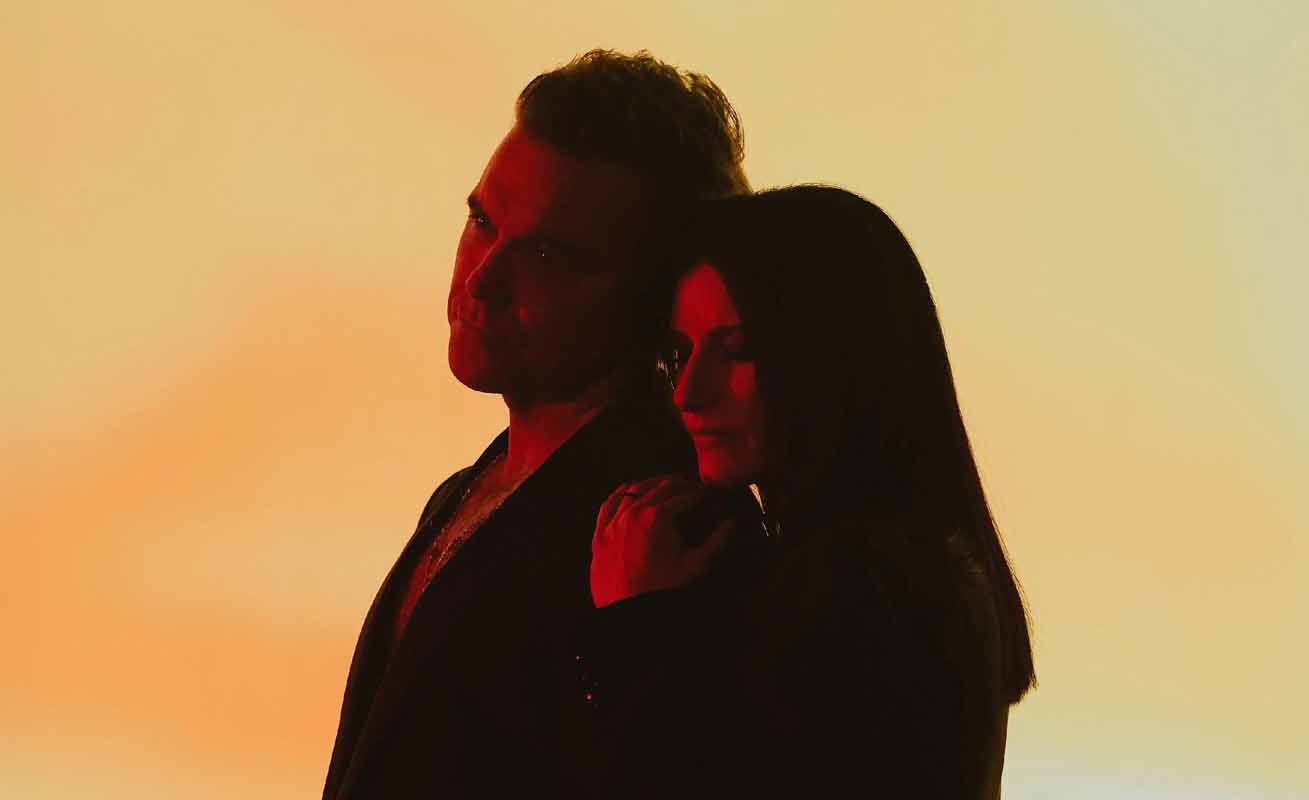 Обложка:  Robbie Williams & Laura Pausini - Desire