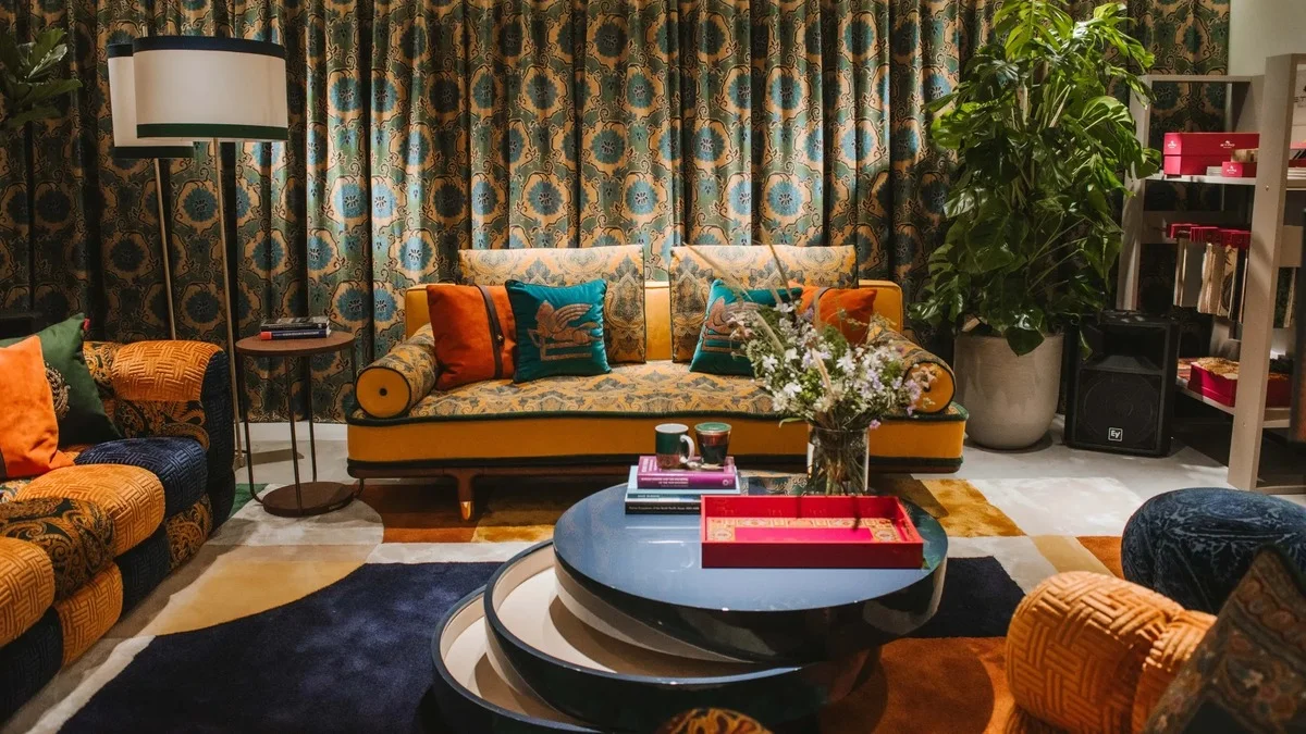 Обложка: Courtesy of Etro