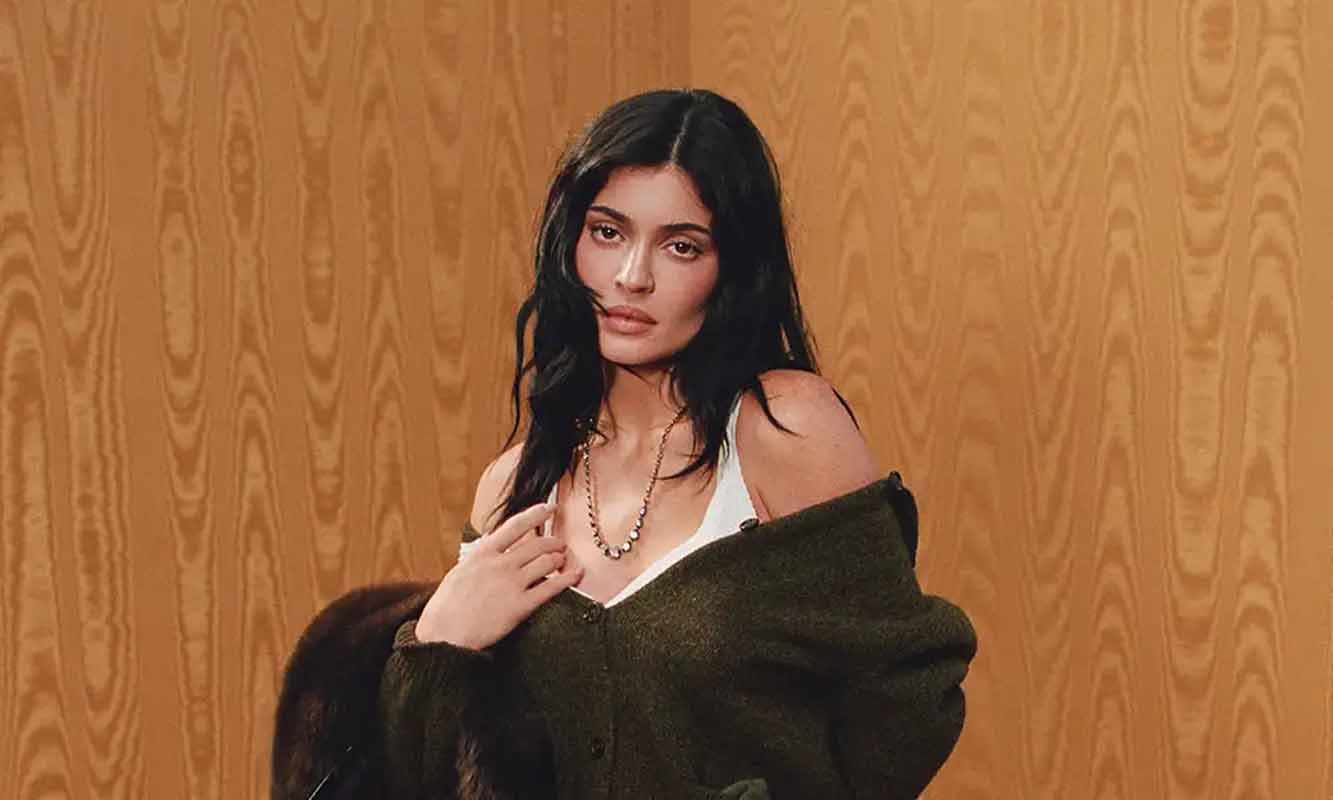 Обложка: Кайли Дженнер / фото: Miu Miu