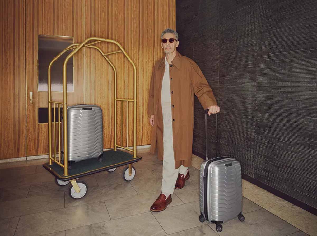 Обложка: John Turturro in Samsonite’s “It’s Not Just a Bag, It’s a Samsonite” campaign.