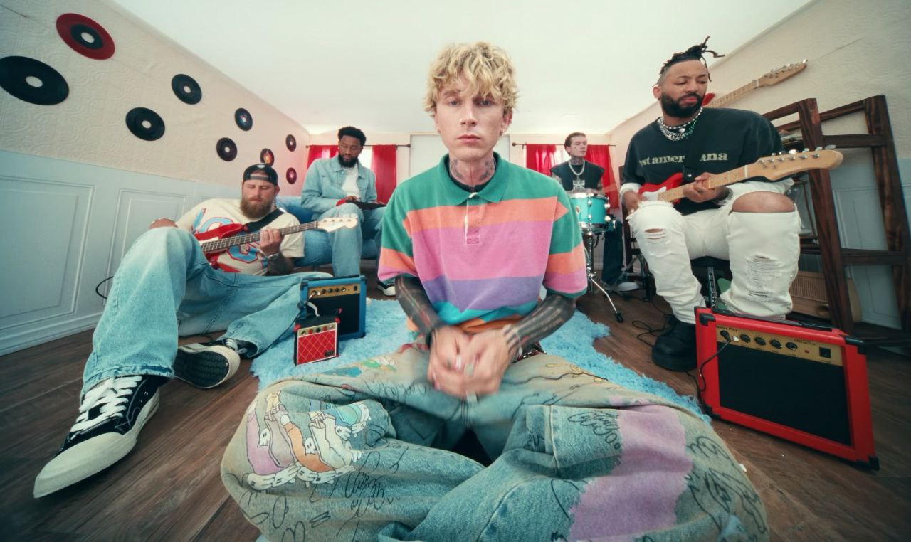 Machine Gun Kelly представил трек Miss Sunshine — в придачу вышел клип