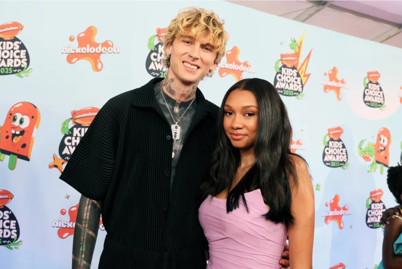 Обложка: Machine Gun Kelly и Кейси Бейкер / фото: Getty Images