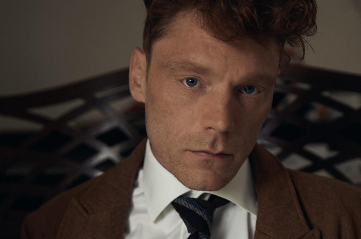 Обложка: фото Bobby Newman