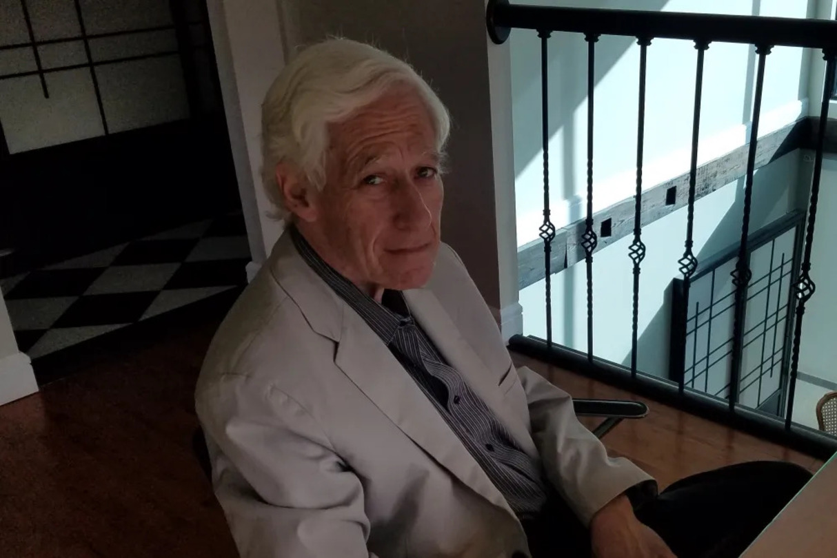 Обложка: Майкл Слоун, Variety