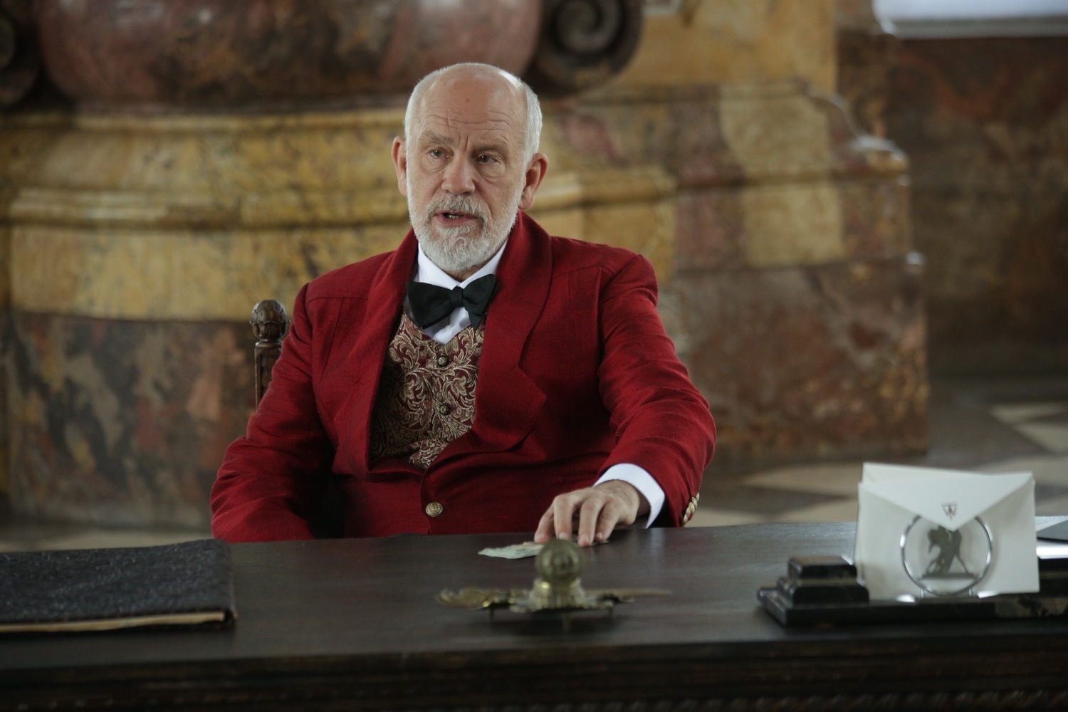 Обложка: кадр из фильма «Воображаемая реальность»