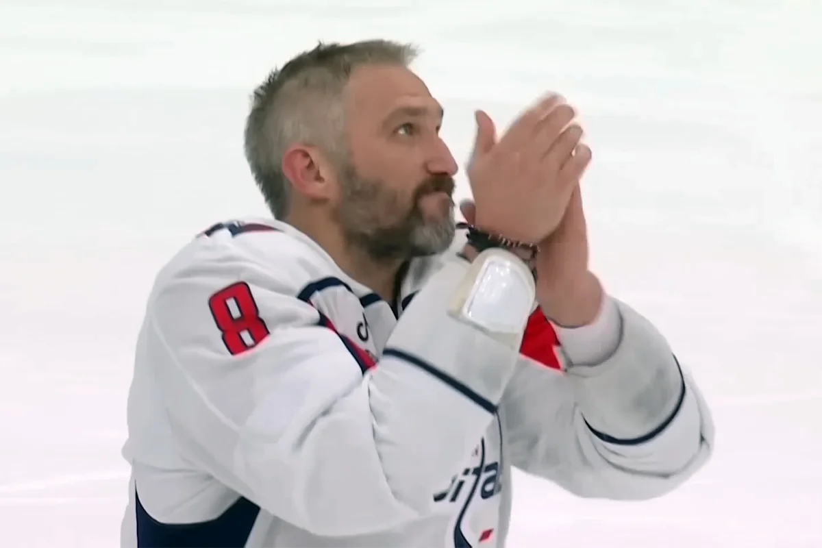 Обложка: YouTube, Alex Ovechkin Breaks Gretzky's Record for Most Goals in NHL History