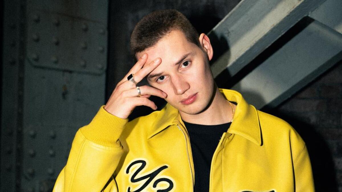 Трек Mau P «Tesla» выходит после вирусного успеха на Coachella и запуска резиденции на Ибице