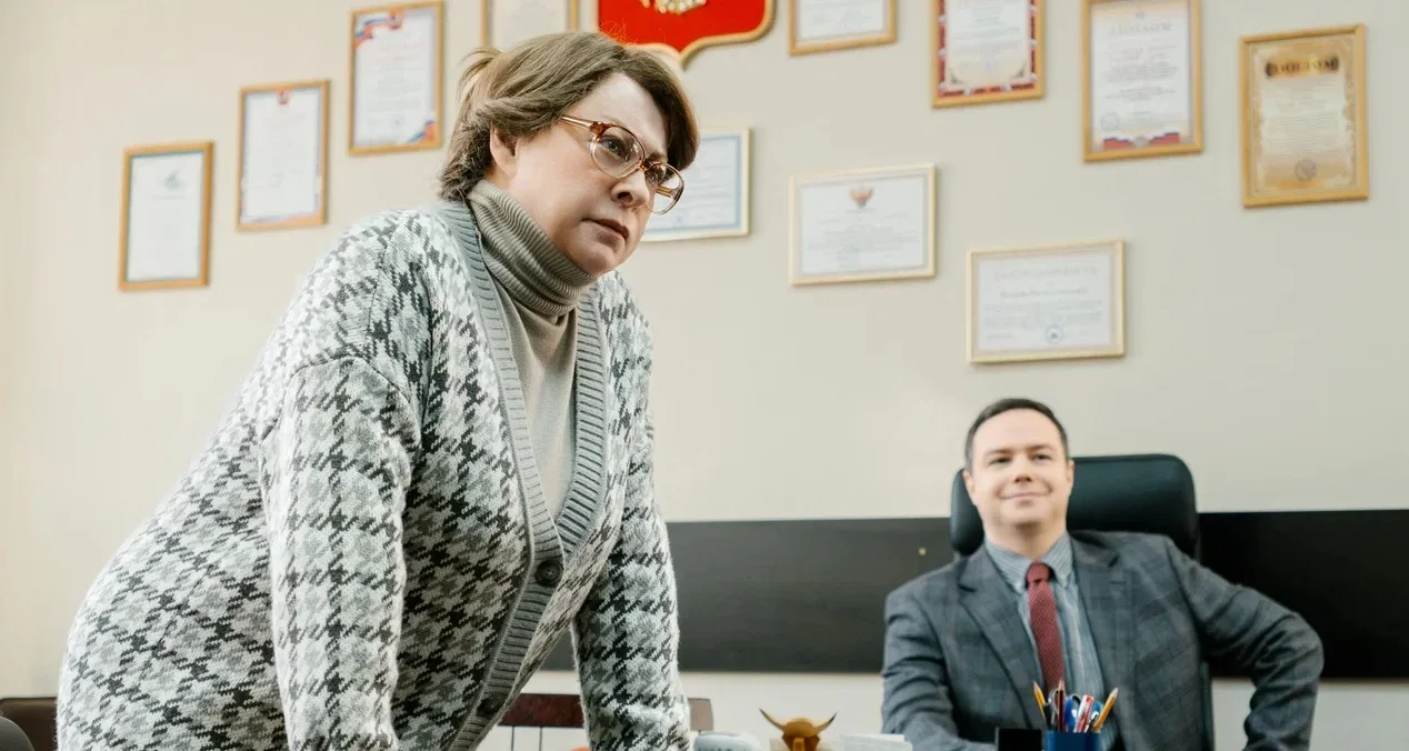 PREMIER и START поделились характер-постерами комедийного сериала «Олдскул» - изображение обложка