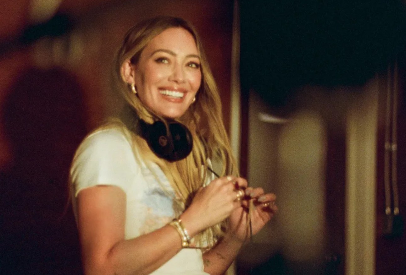 Обложка: Хилари Дафф / фото: Madelyn Deutch