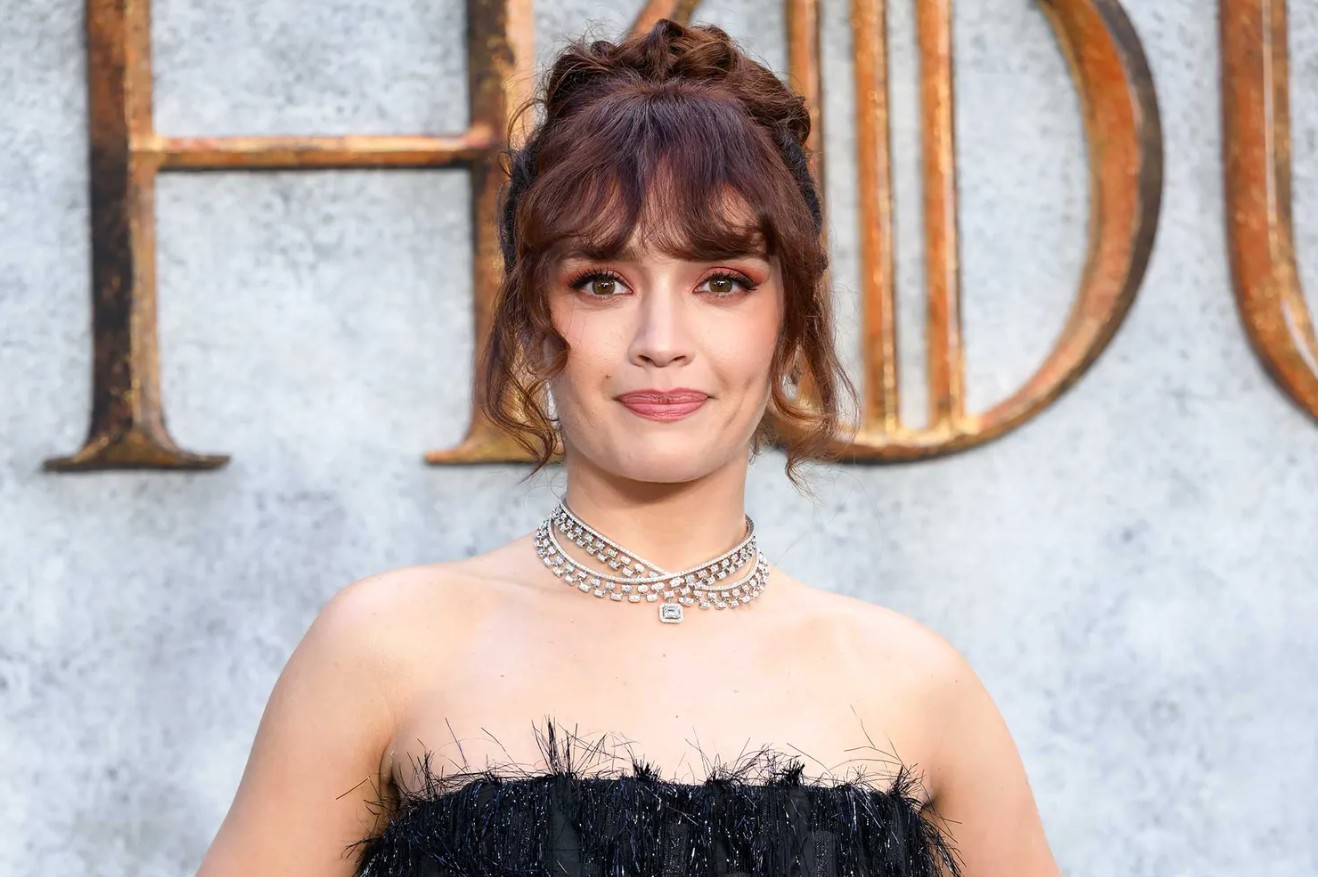 Обложка: Оливия Кук / Фото: WireImage