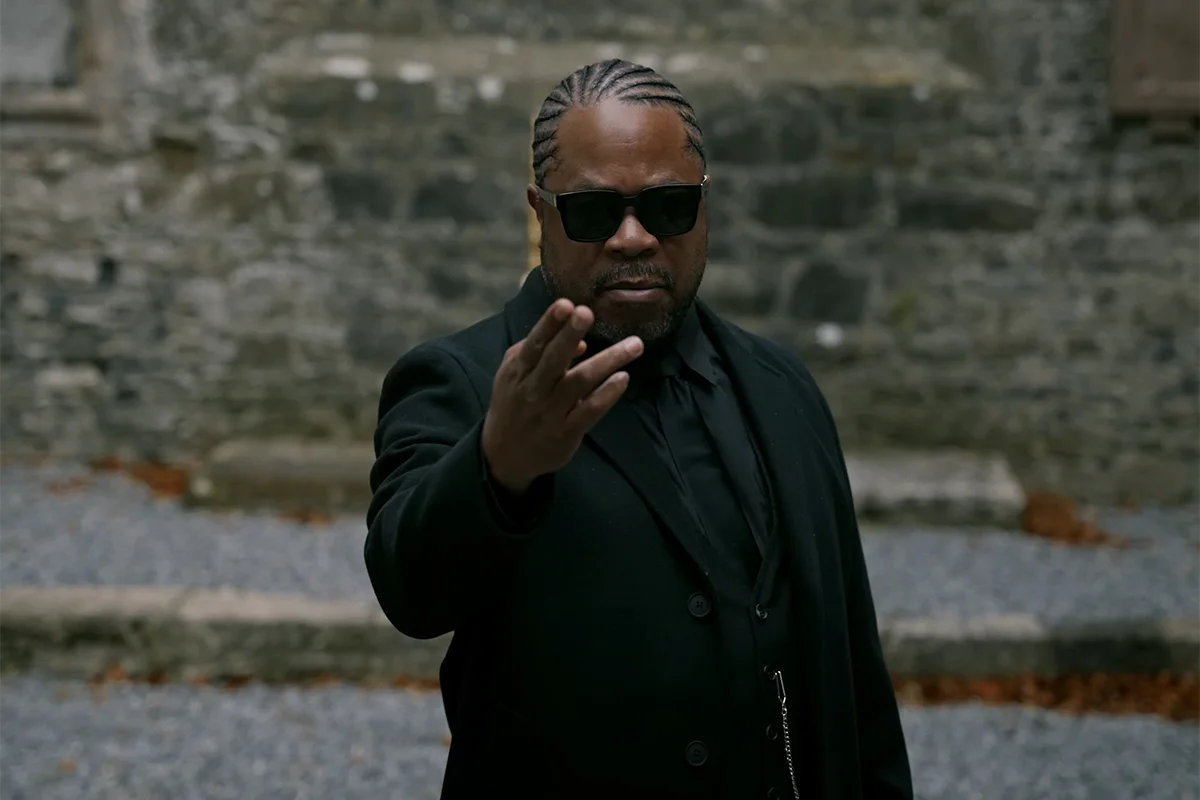 Обложка: кадр из клипа Xzibit - Kingmaker