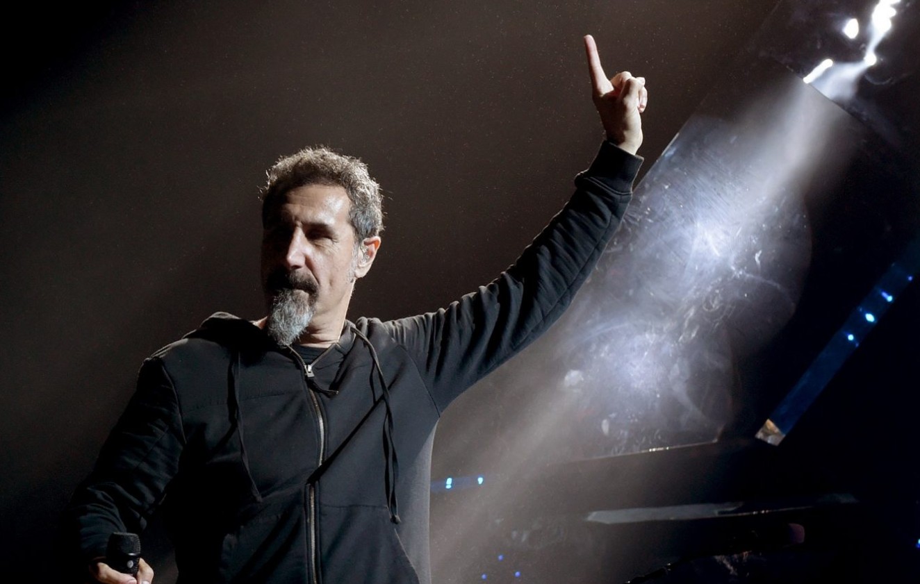 Обложка: Серж Танкян / Getty Images, NME