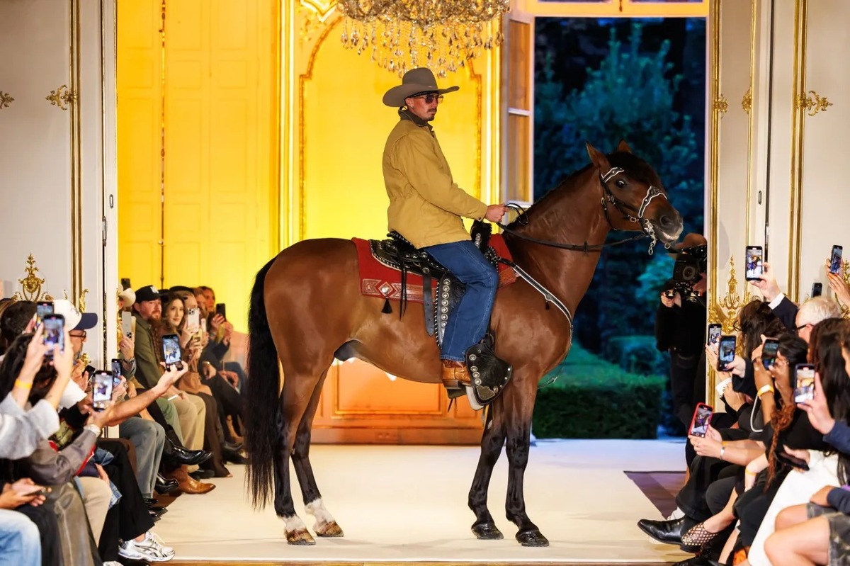 Обложка: Austin Post/WMD