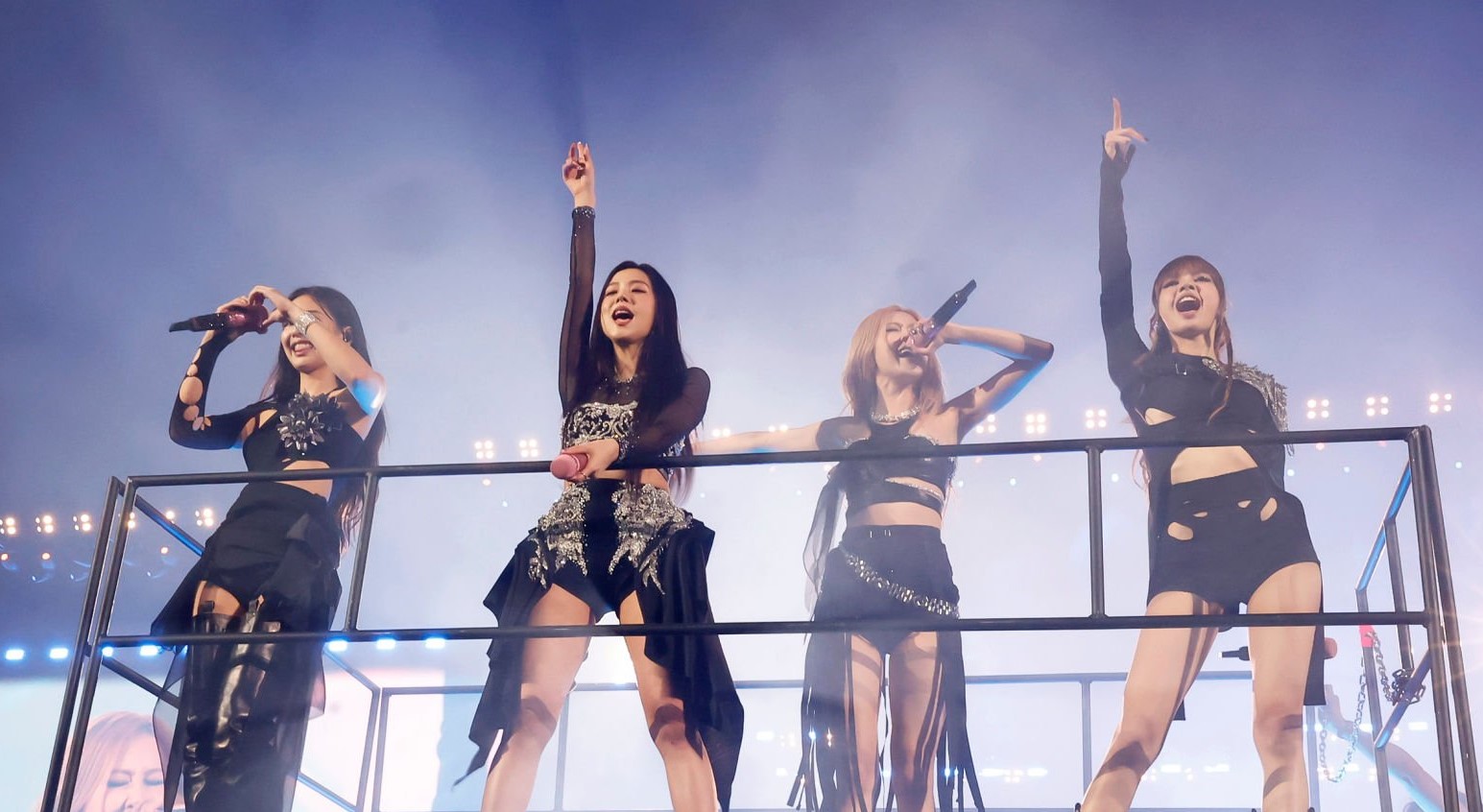 Обложка: Photo by Frazer Harrison/Getty Images for Coachella