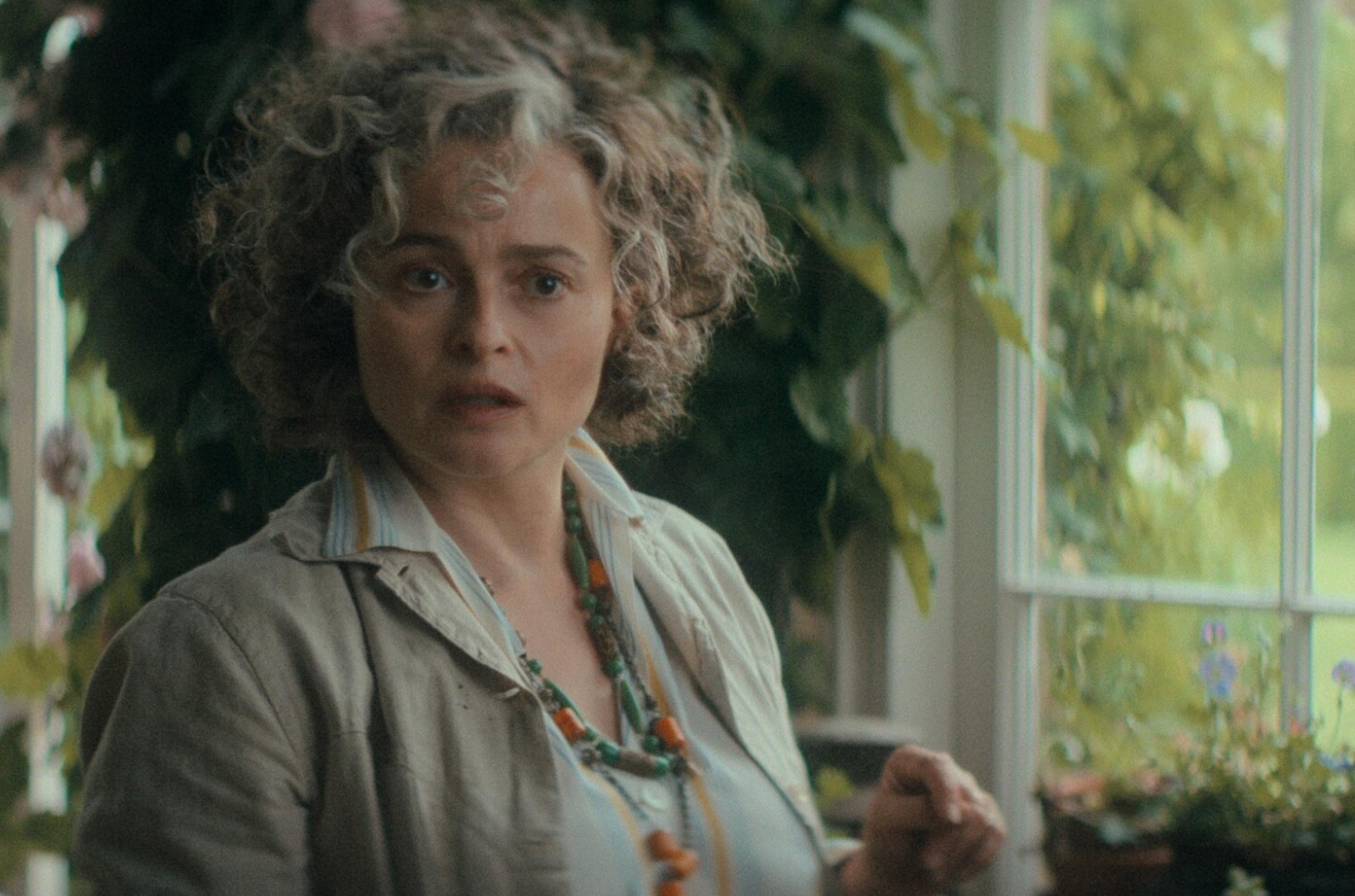 Обложка: кадр из сериала «Тайна семи циферблатов». Источник: Netflix