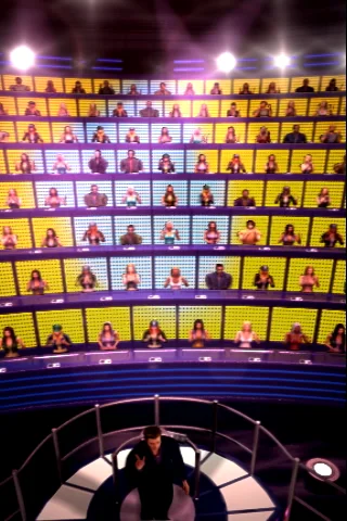 1 vs 100 - кадр 1