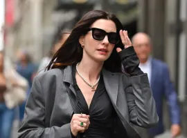 В сети появились кадры со съемок сиквела «Дьявол носит Prada» с Мэрил Стрип и Энн Хэтэуэй - изображение 1