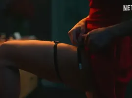 Netflix опубликовал трейлер эротического триллера Burning Betrayal - изображение 1