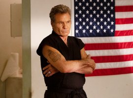 Актёр «Кобра Кай» Мартин Коув был вынужден покинуть фан-ивент после инцидента с укусом коллеги - изображение 1